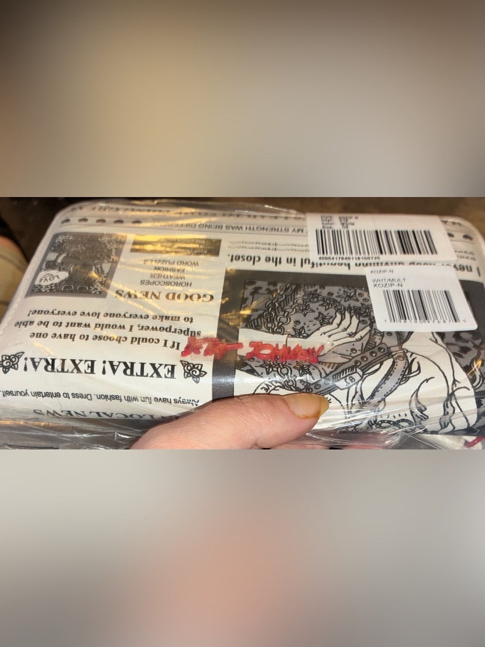 BETSEY JOHNSON Read All About It Newspaper-Theme Glam Oversized Wristlet NEW NWT - Picture 15 of 16